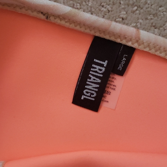 Triangl swimsuit - Picture 3 of 3